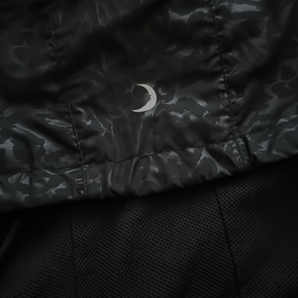 Zyia Active Leopard Jacket - Picture 2 of 8